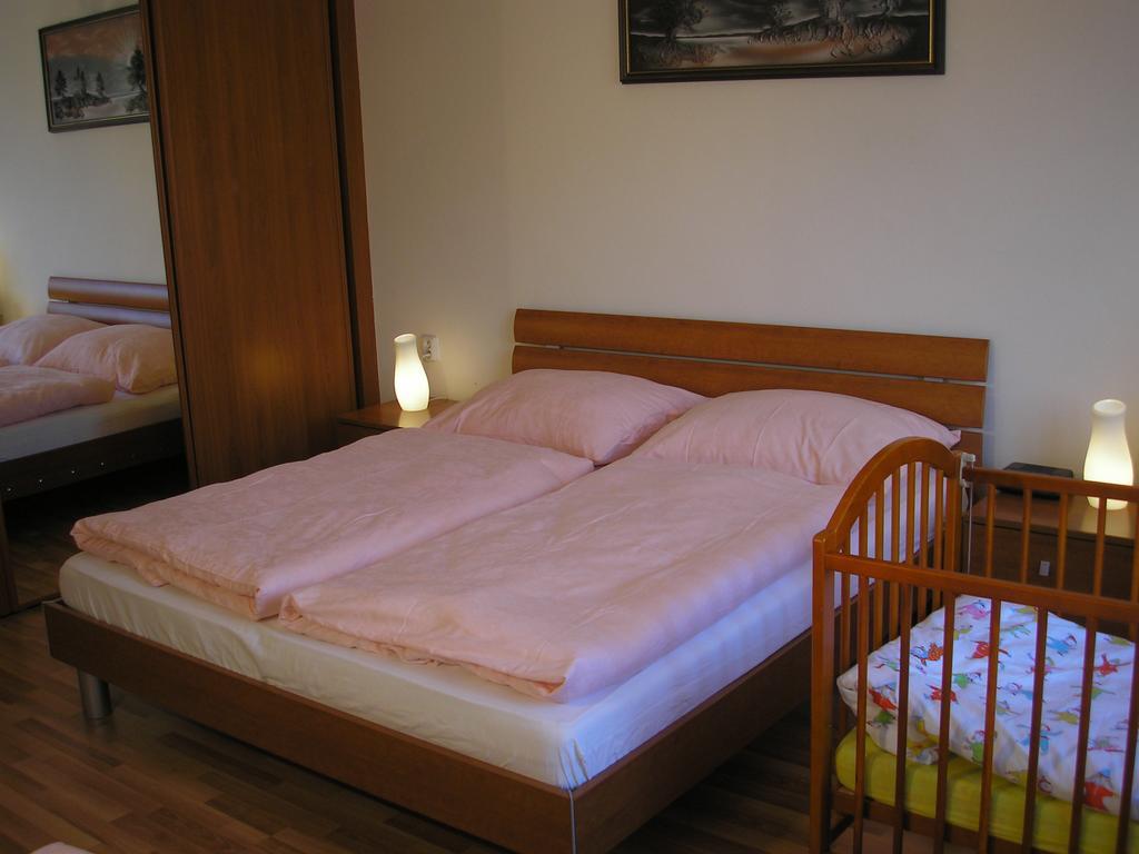 Vacation Apartment Up To 10 Bratislava Quarto foto